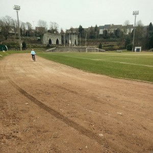 Le stade d'Antoing a été aménagé dans une ancienne carrière à chaux