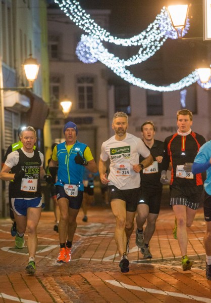 La corrida se court généralement de nuit, en ville pendant la période des fêtes - crédit photo : Patrick Guillou