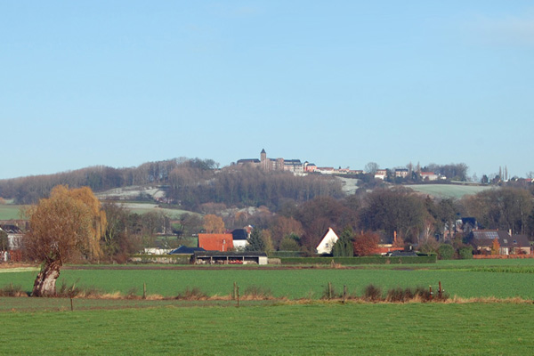 Le Mont-Saint-Aubert surplombe la plaine de l'Escaut - crédit photo : tournai-bed-breakfast.be