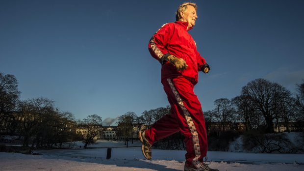 Le scientifique Peter Schnohr court encore deux fois par semaine