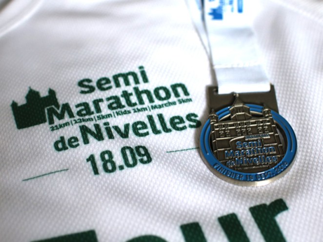 La médaille du Semi de Nivelles 2016 - crédit photo RunningGeek.be